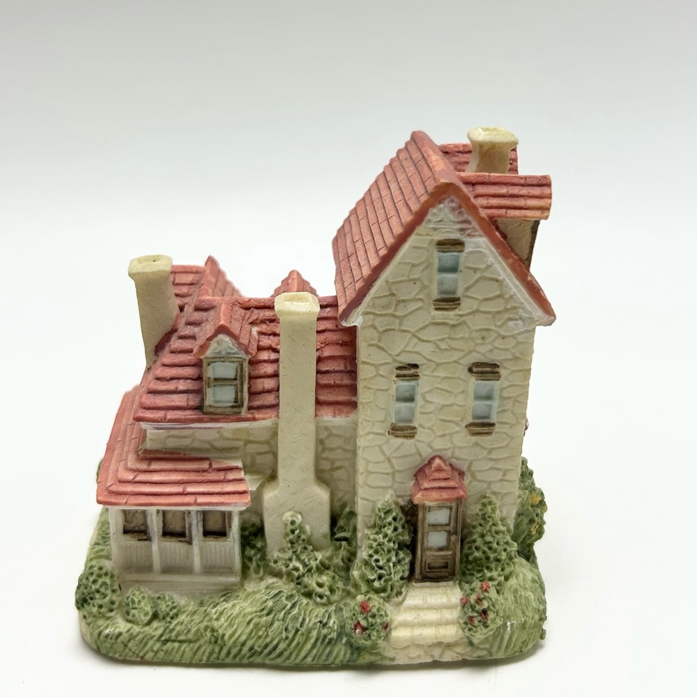 🏠Liberty Falls Tully House International Resourcing Services - made from resin.